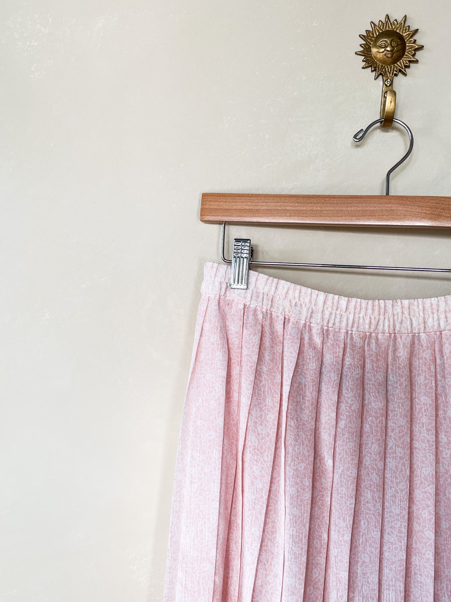 Vintage Pink Floral Pleated Skirt